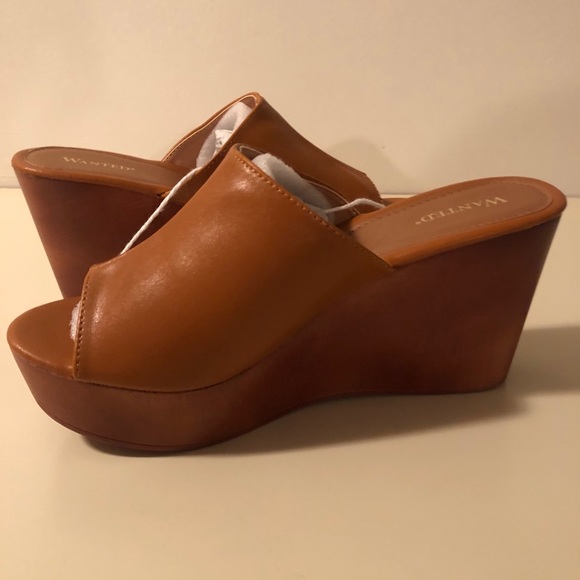 Wanted Shoes - ($40) Wanted NWT slides